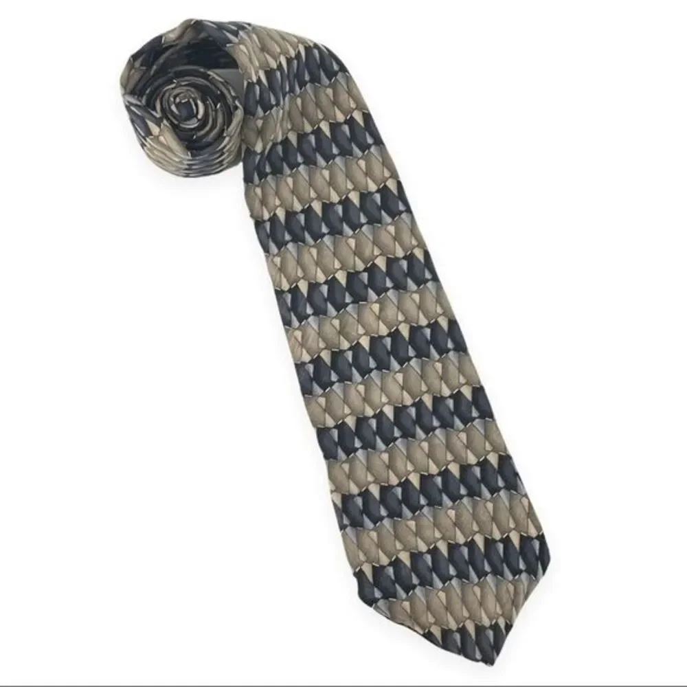 Geoffrey Beene 100% Imported Silk Tie Black and Beige Design
